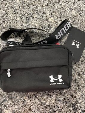 Under Armour Fanny Pack/Cross Body Bag Black